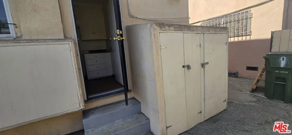 2635 W Imperial Highway #3 Inglewood, CA 90303