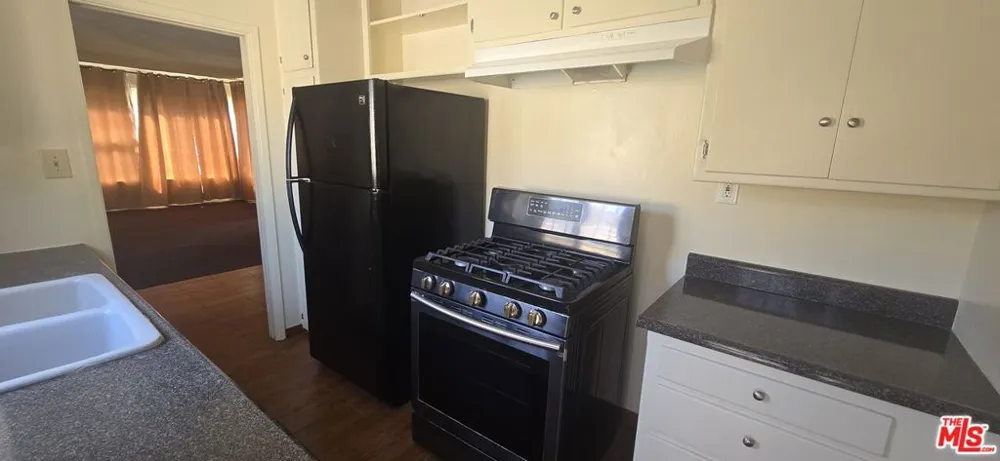 2635 W Imperial Highway #3 Inglewood, CA 90303