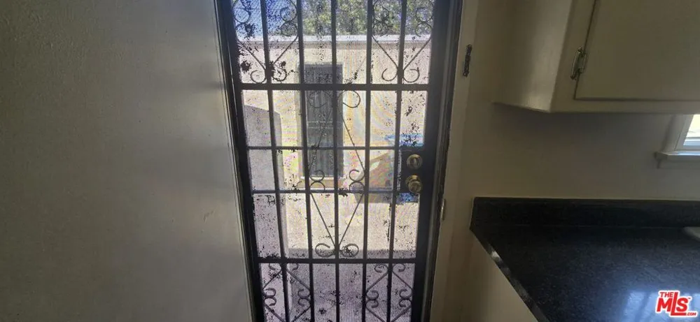 2635 W Imperial Highway #3 Inglewood, CA 90303