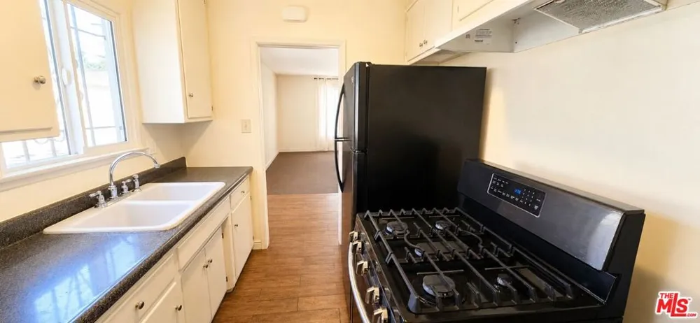 2635 W Imperial Highway #3 Inglewood, CA 90303
