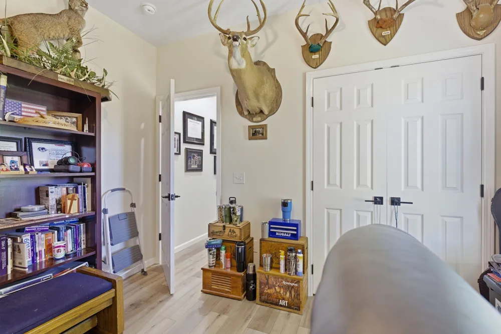 208 Avalon Dr Paris, TN 38242