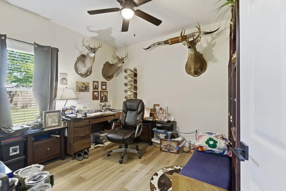 208 Avalon Dr Paris, TN 38242