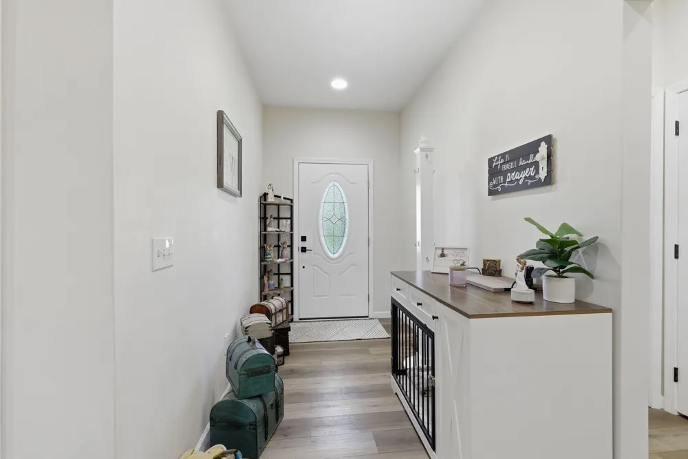 208 Avalon Dr Paris, TN 38242