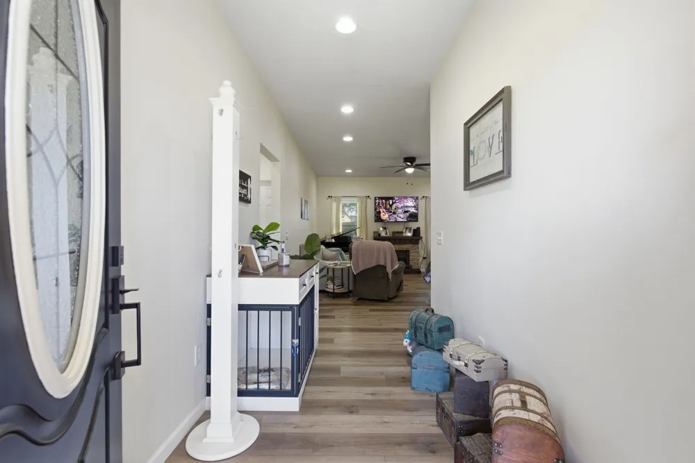 208 Avalon Dr Paris, TN 38242
