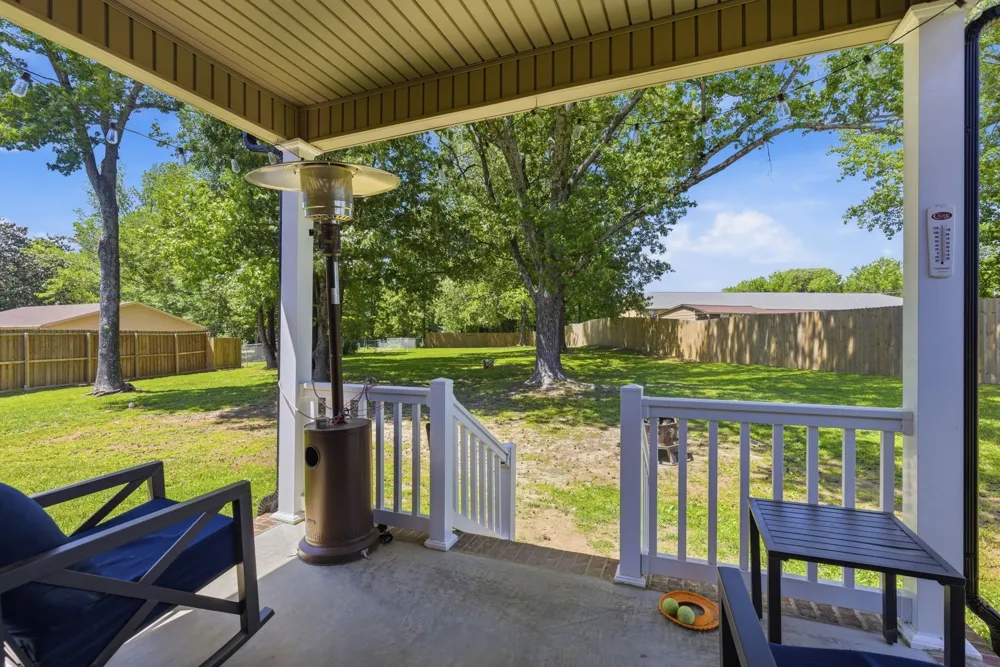 208 Avalon Dr Paris, TN 38242
