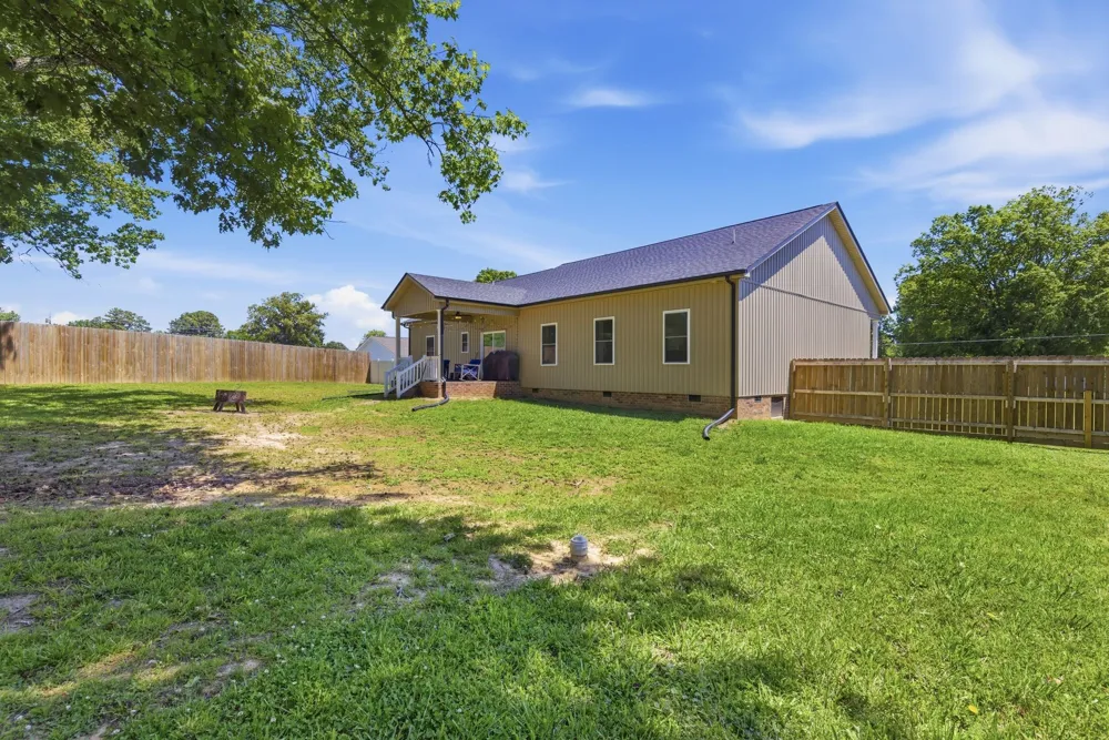 208 Avalon Dr Paris, TN 38242