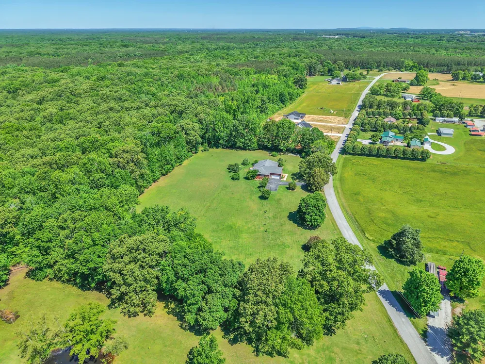 2828 Bains Rd E Hillsboro, TN 37342