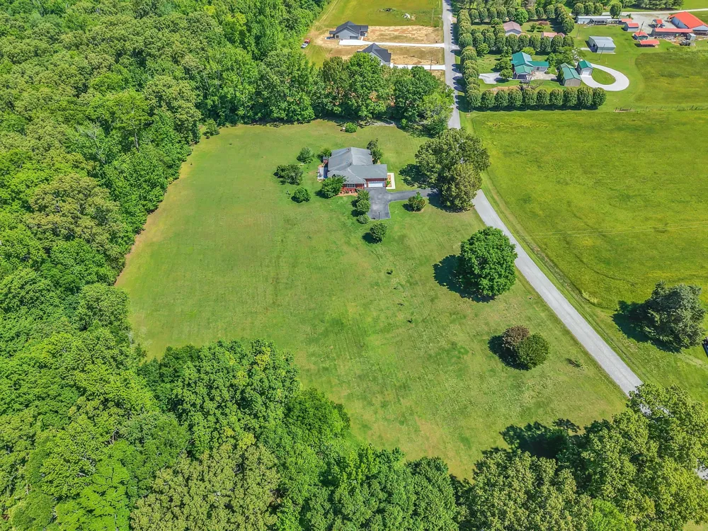 2828 Bains Rd E Hillsboro, TN 37342