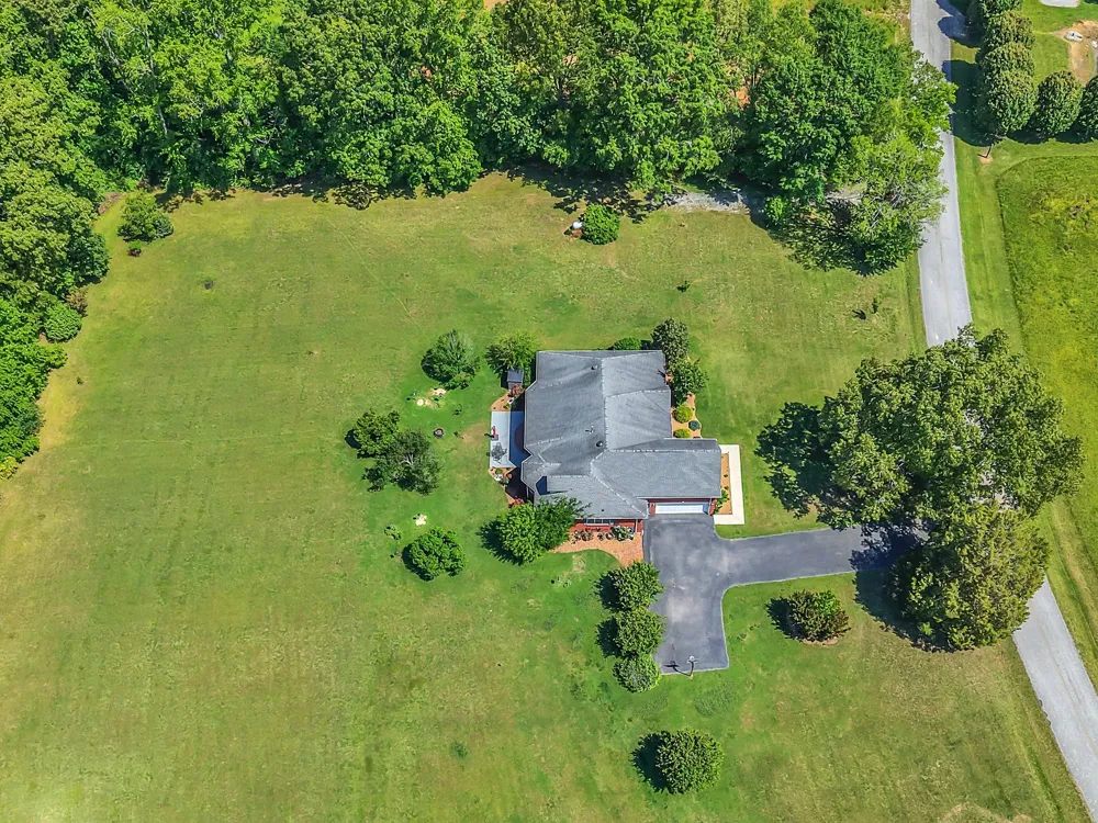 2828 Bains Rd E Hillsboro, TN 37342