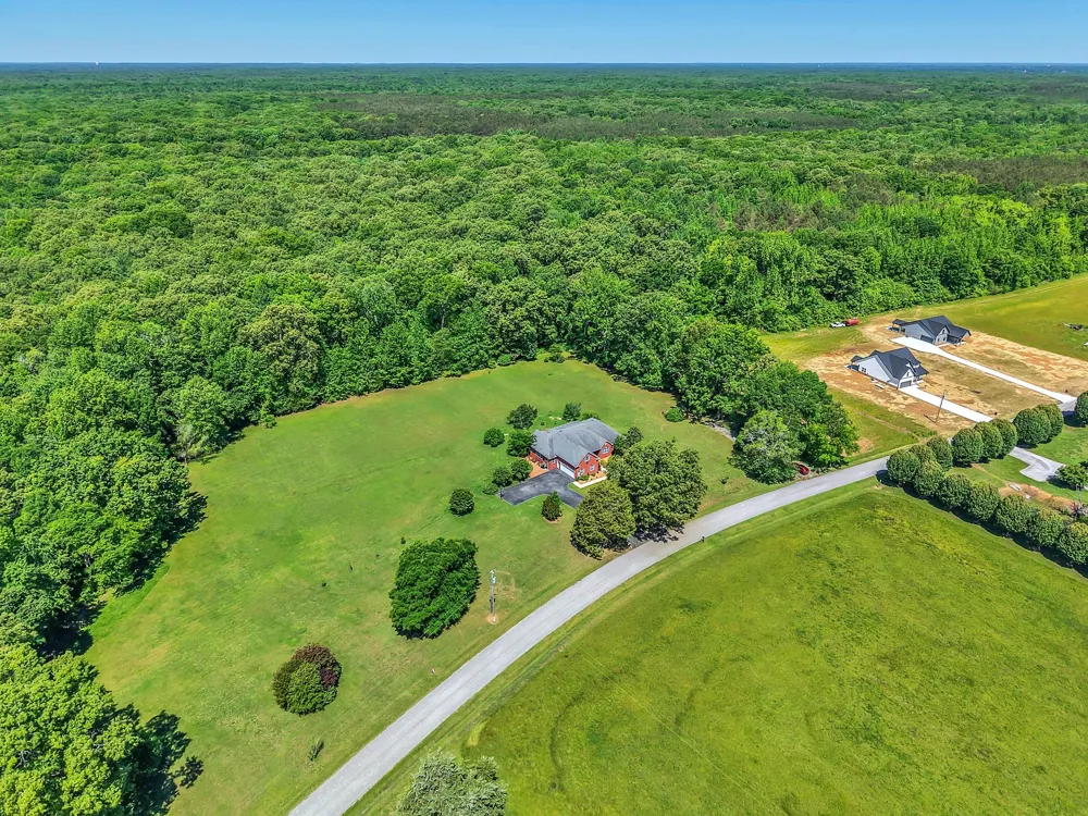 2828 Bains Rd E Hillsboro, TN 37342