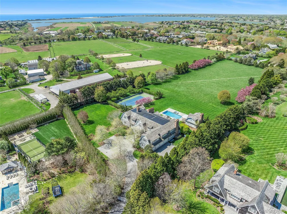 672 Halsey Lane Water Mill, NY 11932