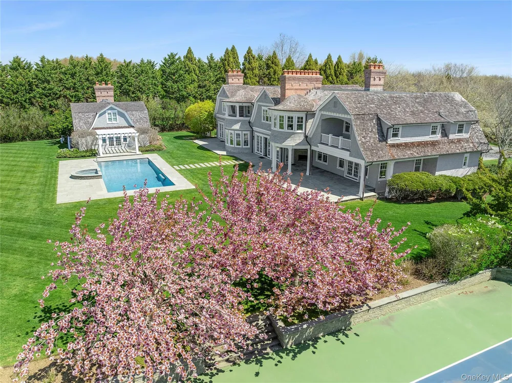 672 Halsey Lane Water Mill, NY 11932