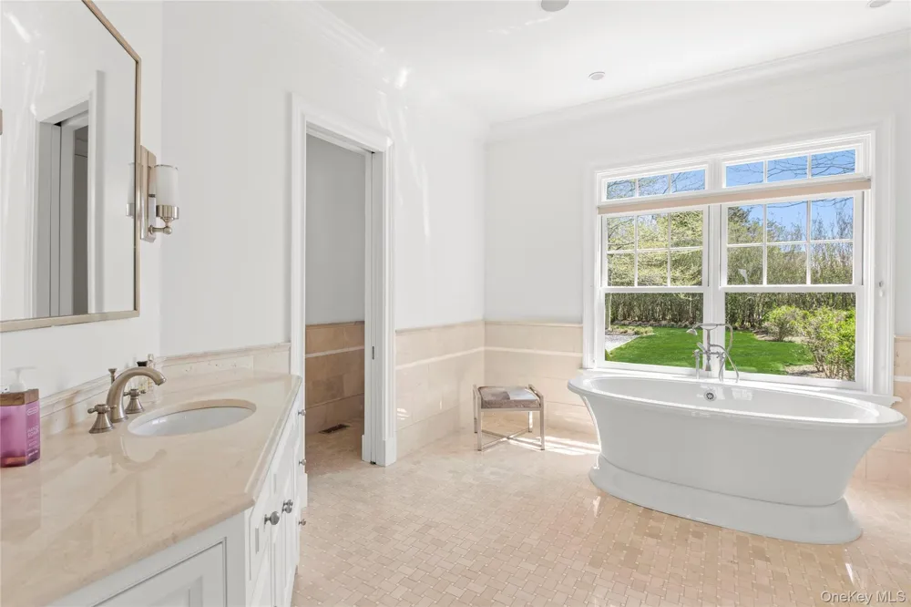 672 Halsey Lane Water Mill, NY 11932