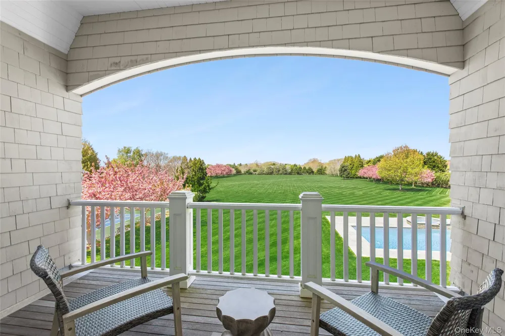 672 Halsey Lane Water Mill, NY 11932