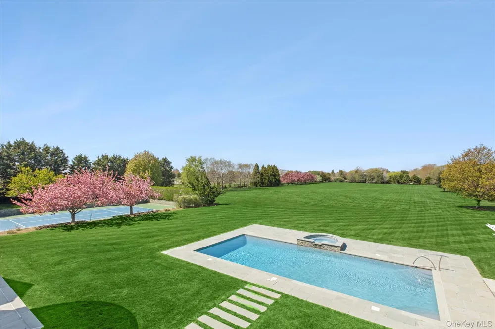 672 Halsey Lane Water Mill, NY 11932
