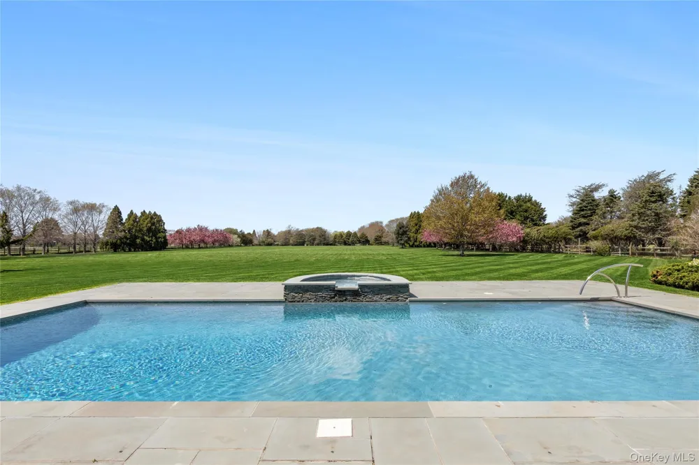 672 Halsey Lane Water Mill, NY 11932