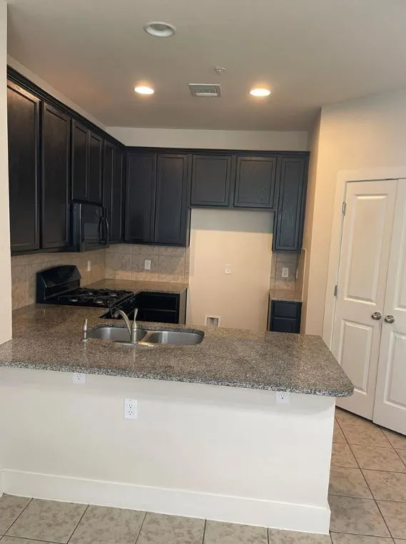 2212 Creekside Lane #D Georgetown, TX 78626