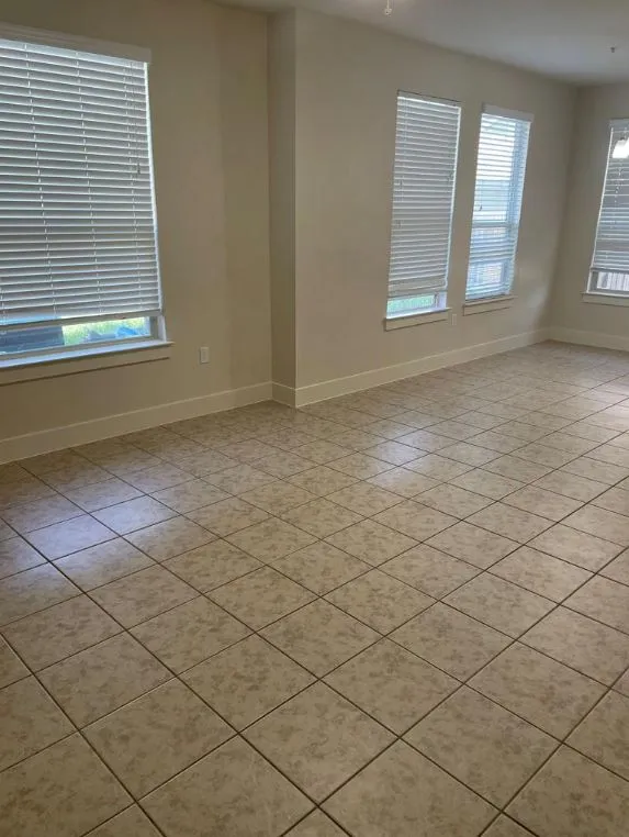2212 Creekside Lane #D Georgetown, TX 78626