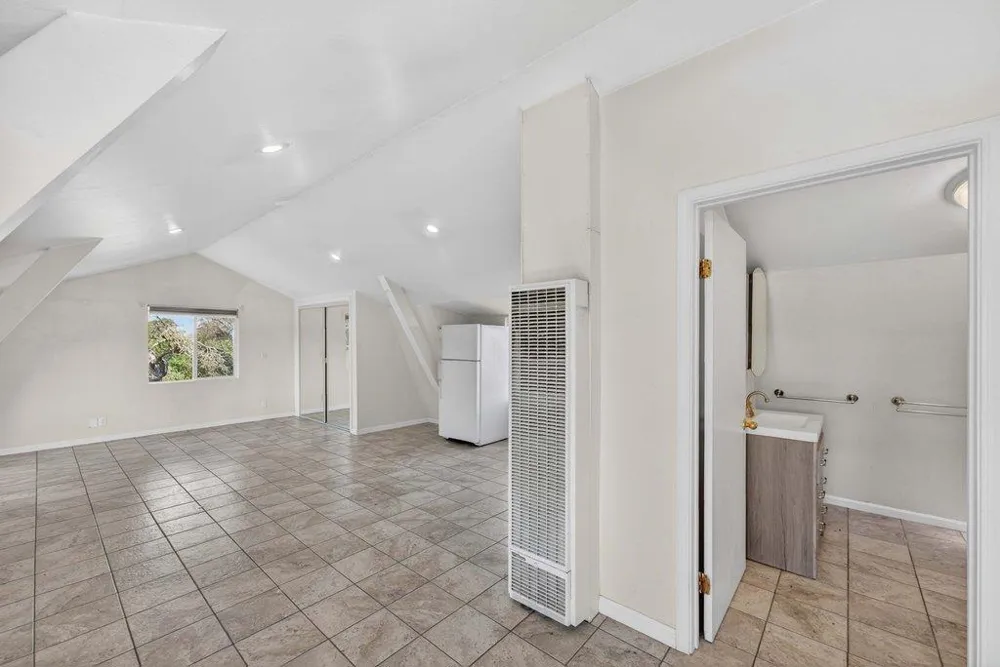 505 Hidden Valley Road Royal Oaks, CA 95076