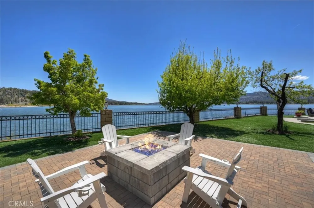 39085 North Shore Drive Fawnskin, CA 92333