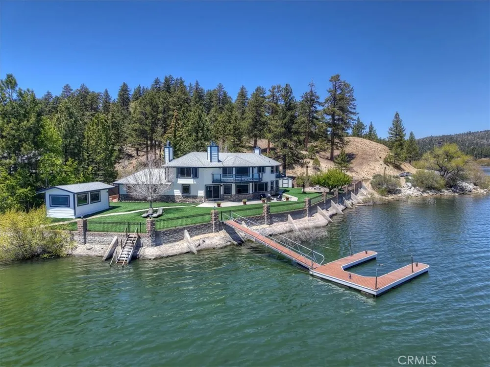 39085 North Shore Drive Fawnskin, CA 92333