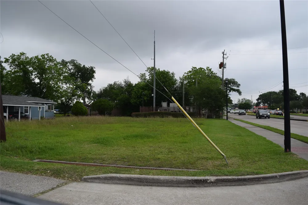 2543 S Texas Avenue Pearland, TX 77581