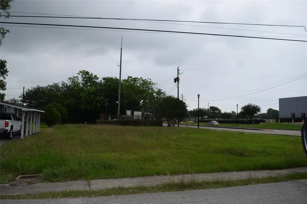 2543 S Texas Avenue Pearland, TX 77581