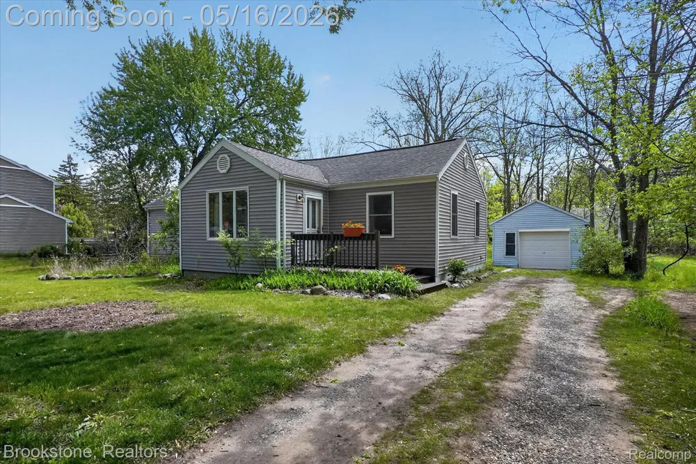 1331 Wolf Court East Lansing City, MI 48823