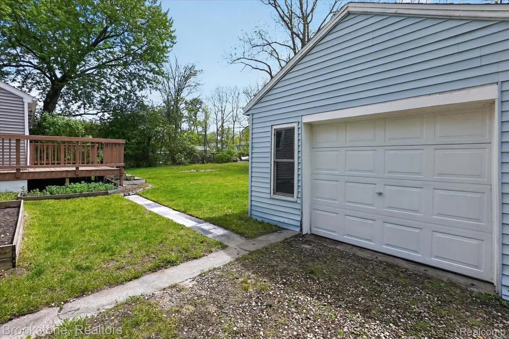 1331 Wolf Court East Lansing City, MI 48823