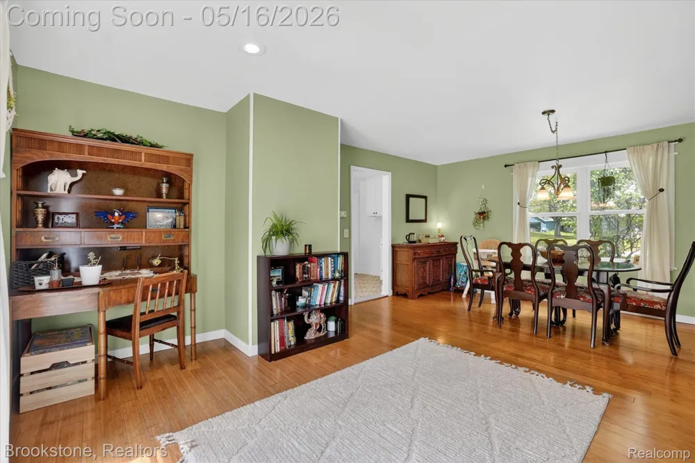1331 Wolf Court East Lansing City, MI 48823