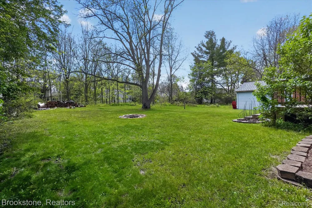 1331 Wolf Court East Lansing City, MI 48823