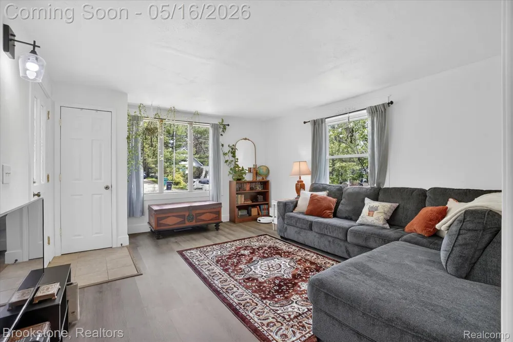 1331 Wolf Court East Lansing City, MI 48823