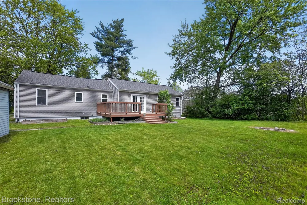 1331 Wolf Court East Lansing City, MI 48823