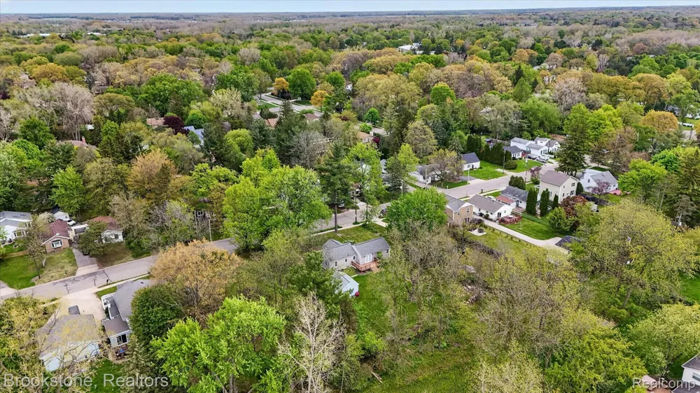 1331 Wolf Court East Lansing City, MI 48823