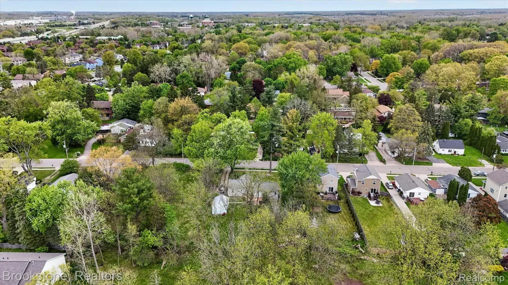 1331 Wolf Court East Lansing City, MI 48823