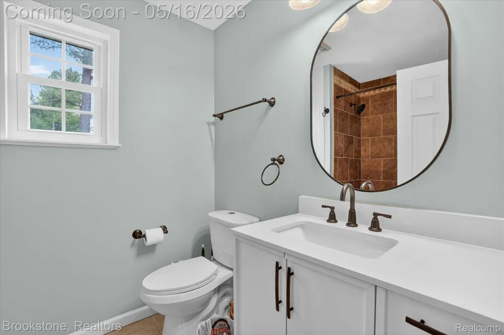 1331 Wolf Court East Lansing City, MI 48823