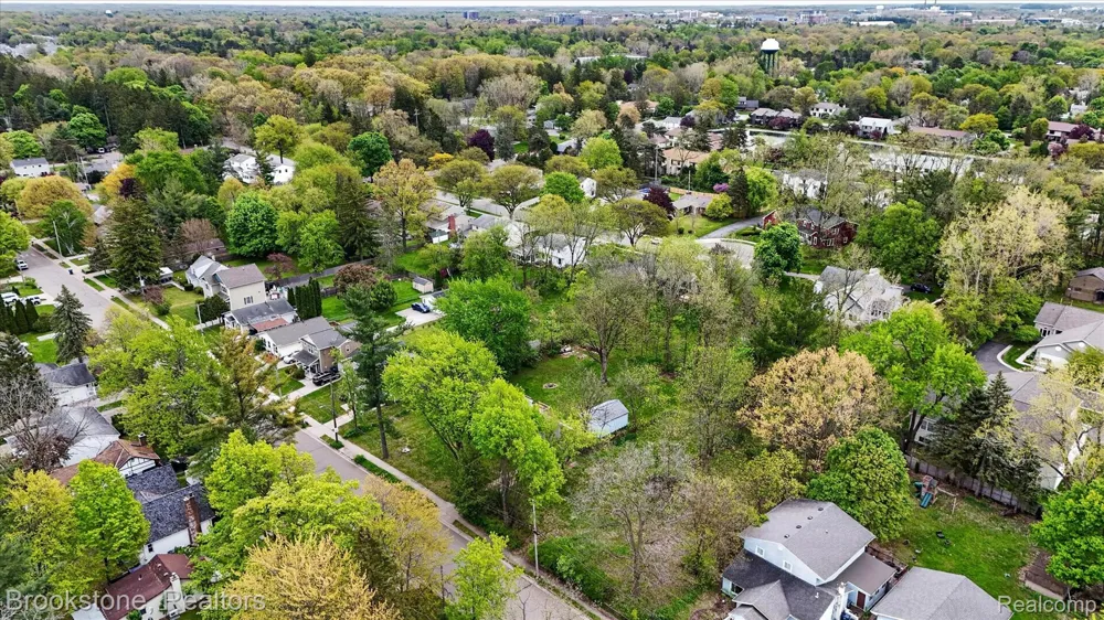 1331 Wolf Court East Lansing City, MI 48823
