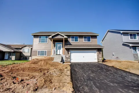 1319 Woodale Court
