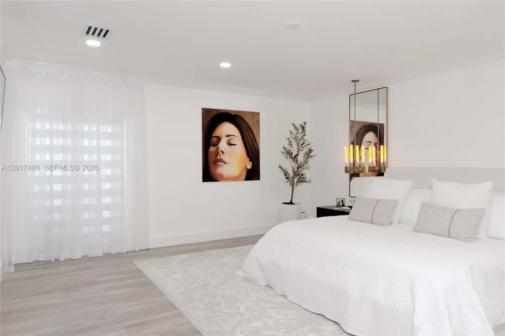 15761 Turnberry Dr Miami Lakes, FL 33014