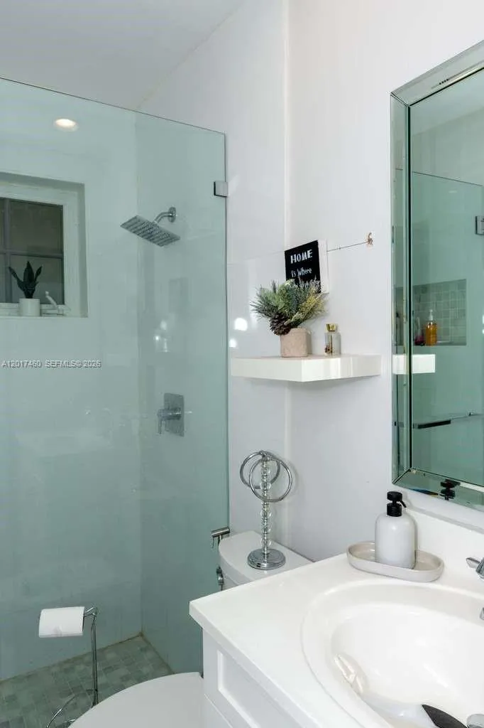 15761 Turnberry Dr Miami Lakes, FL 33014