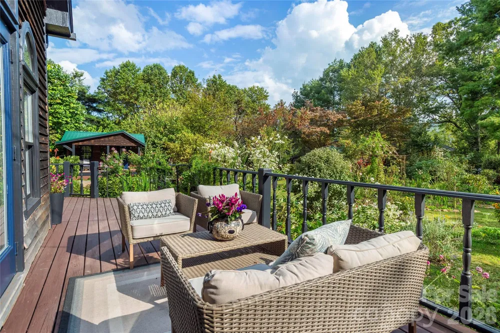 528 Padgettown Road Black Mountain, NC 28711