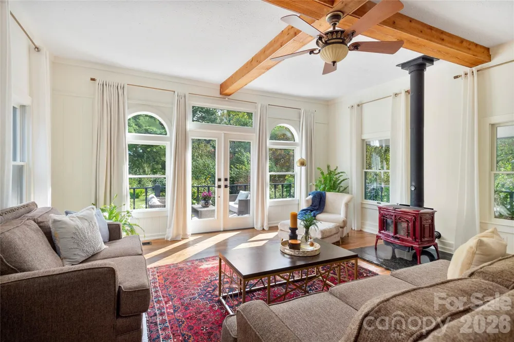 528 Padgettown Road Black Mountain, NC 28711