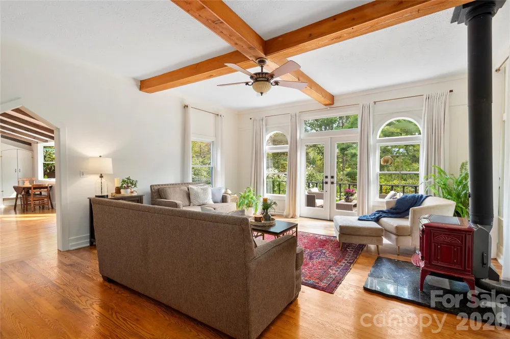 528 Padgettown Road Black Mountain, NC 28711