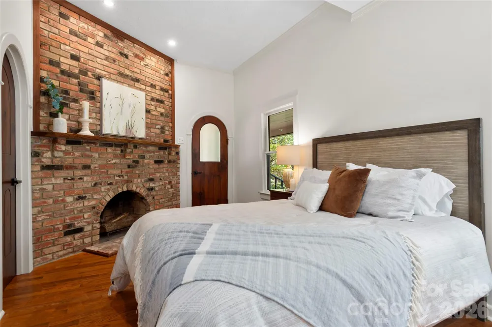 528 Padgettown Road Black Mountain, NC 28711