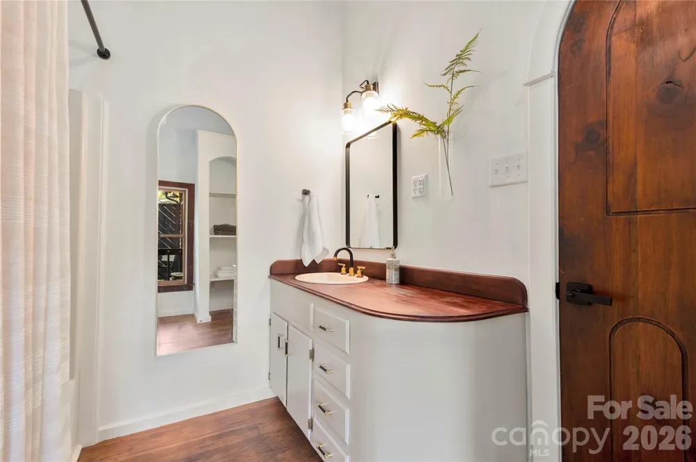 528 Padgettown Road Black Mountain, NC 28711