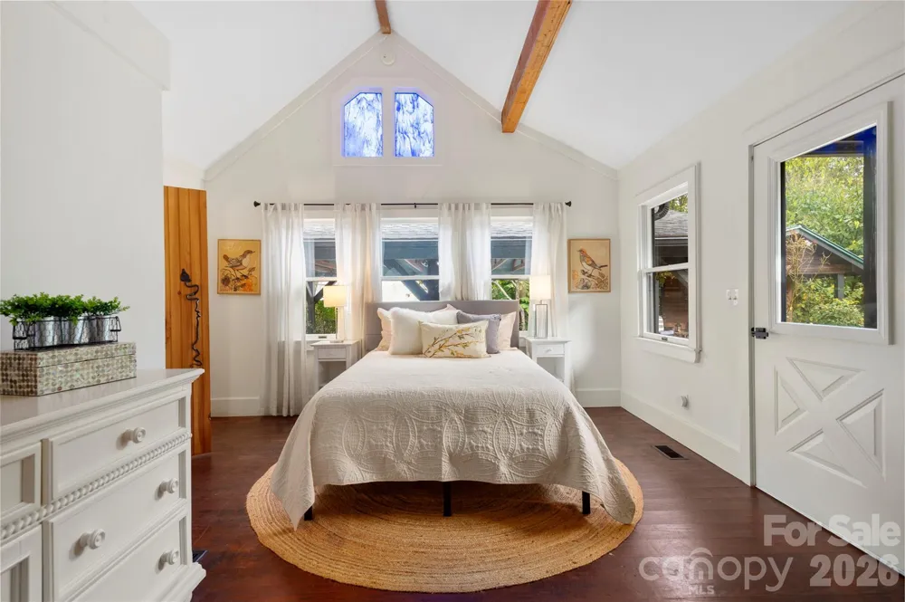 528 Padgettown Road Black Mountain, NC 28711