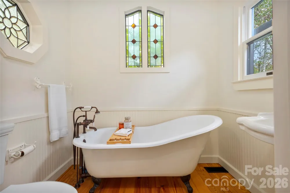 528 Padgettown Road Black Mountain, NC 28711