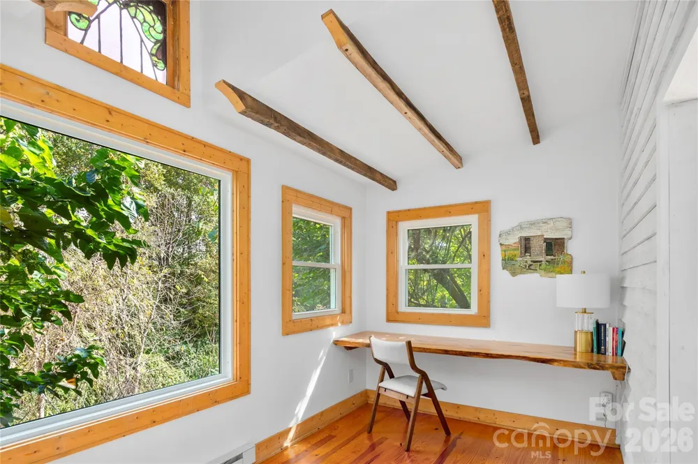 528 Padgettown Road Black Mountain, NC 28711