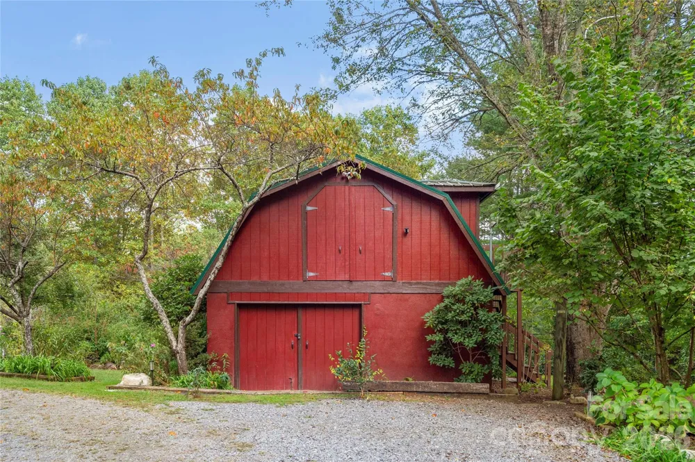 528 Padgettown Road Black Mountain, NC 28711