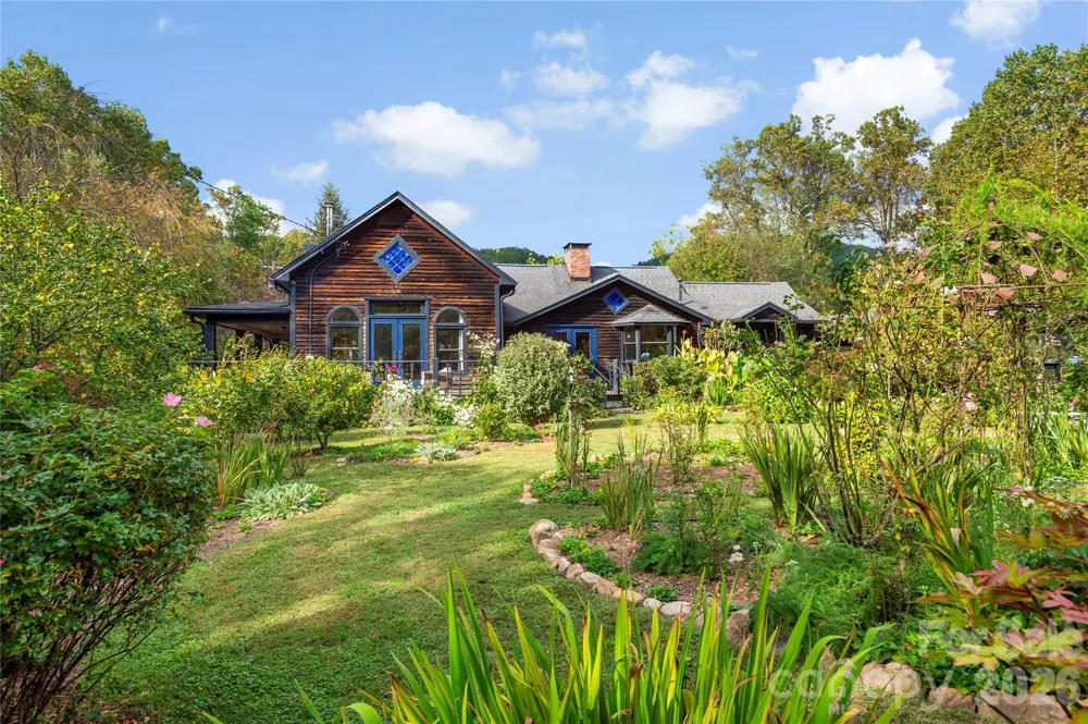 528 Padgettown Road Black Mountain, NC 28711